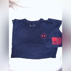 Barely worn men’s under Armour tee